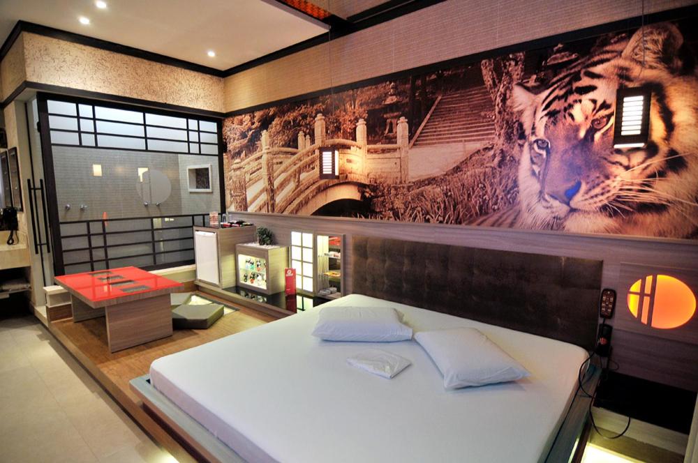  Harmony Motel