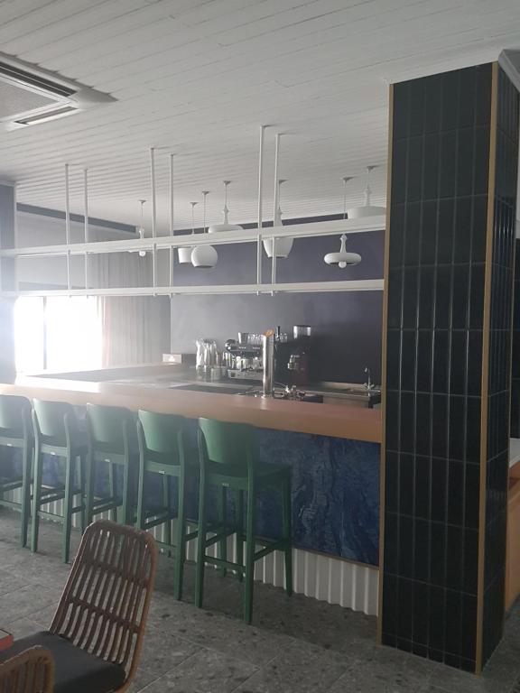 Kuchyň nebo kuchyňský kout v ubytování E.J. Pyrgos Bay Hotel