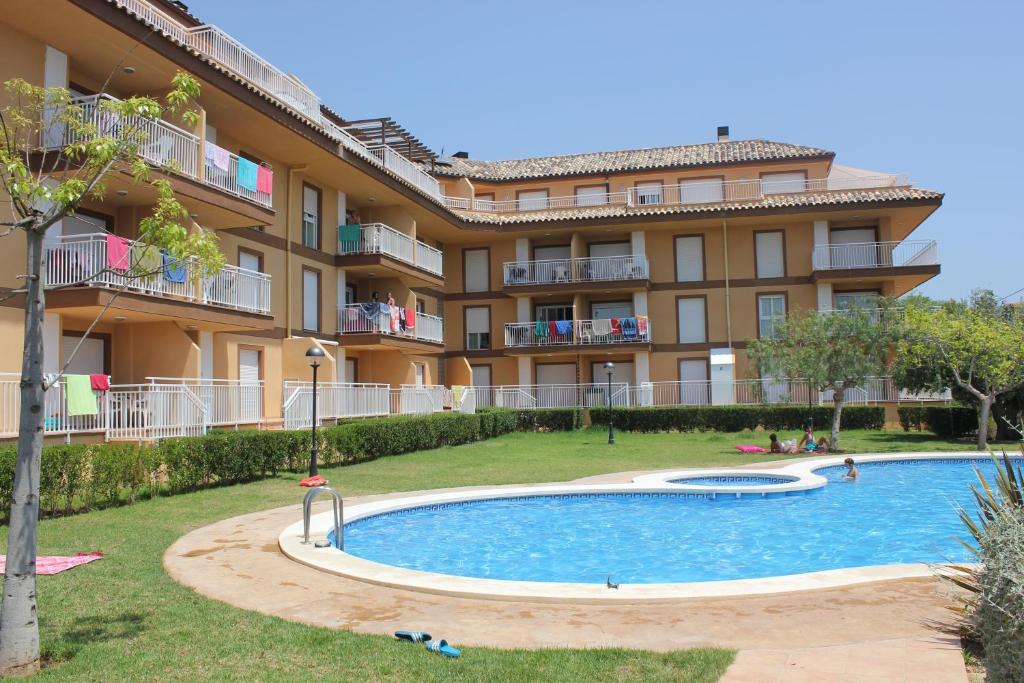 Bazén v ubytování Apartamentos Bovalar Casa Azahar nebo v jeho okolí