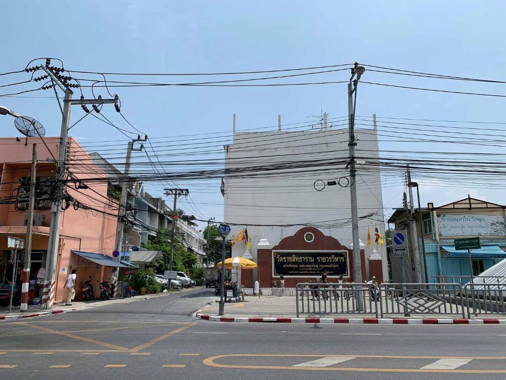 Achcha hotel - itsaraphap MRT station - Wat Arun - Resim 41