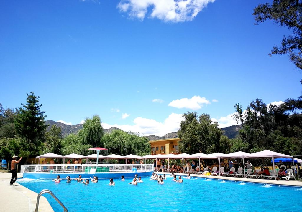 Bazén v ubytování Las Montañas de Olmué Resort & Conference Center nebo v jeho okolí