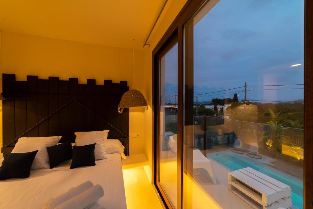 PAIISE Hotels - Deluxe Room With Terrace