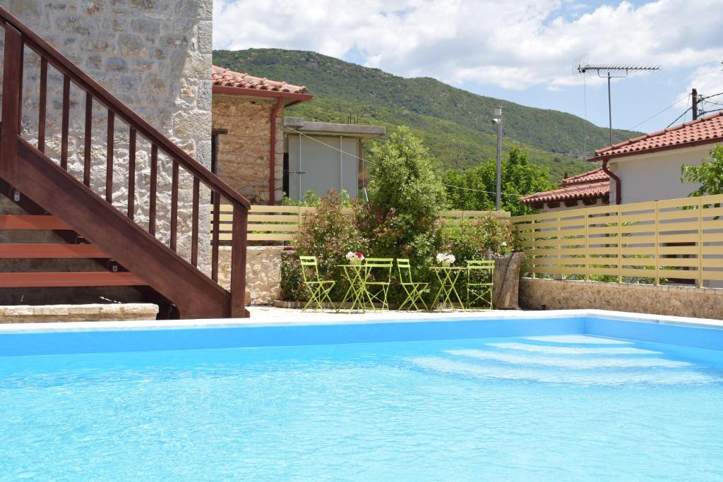 Nespecifikovaný výhled na hory nebo výhled na hory při pohledu z hotelu