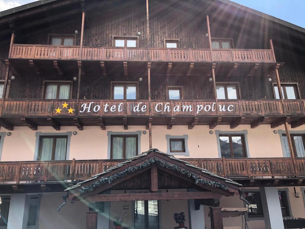 Budova, kde se hotel nachází