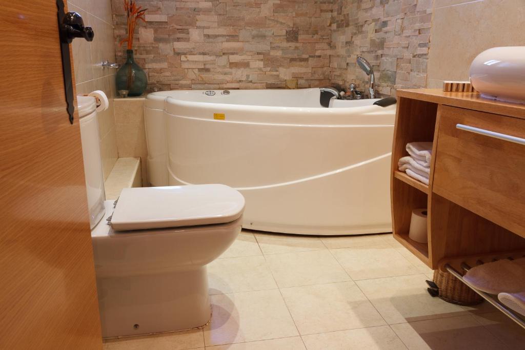 El Molí de Pontons suites con jacuzzi spa - Suite With Spa Bath