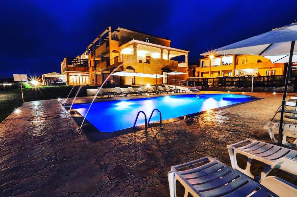 Bazén v ubytování Abbaidda Hotel nebo v jeho okolí