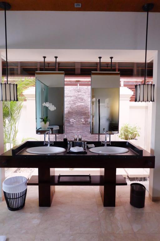 The Royal Santrian - 17