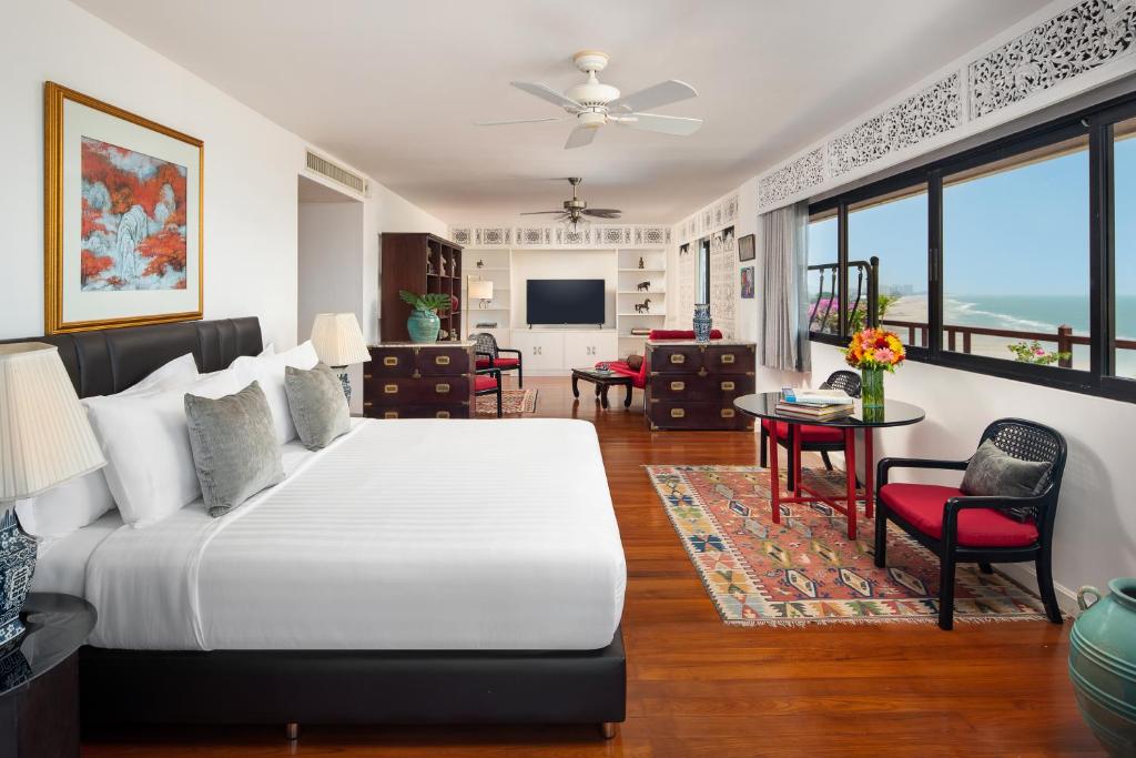 TV a/nebo společenská místnost v ubytování Anantara Hua Hin Resort