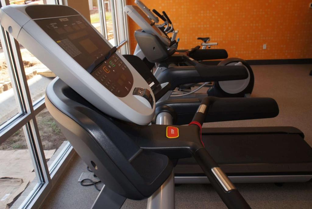La Quinta Inn and Suites by Wyndham Bloomington photo