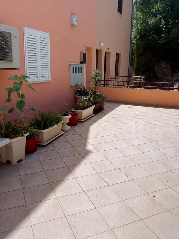 Sunshower apartment and studio - 6