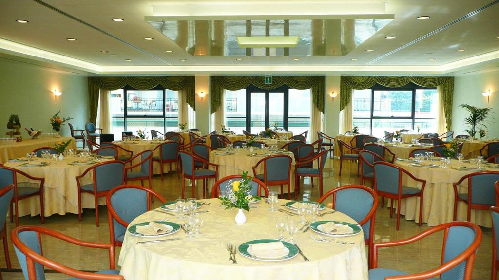 Restaurace v ubytování Hotel Costa Verde