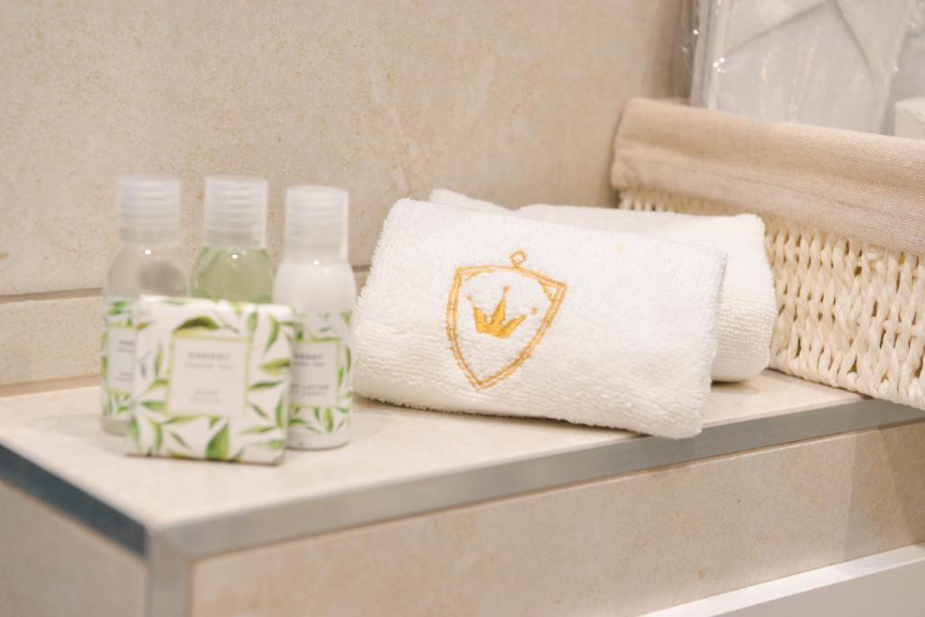 The Duke luxury rooms - 11