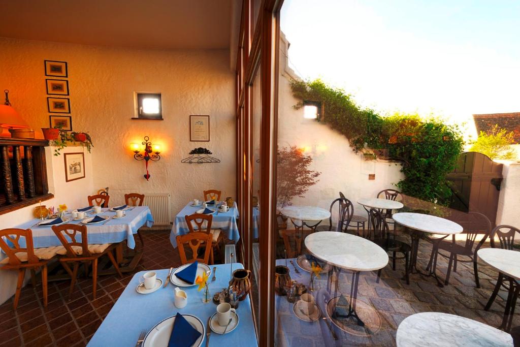 Restaurace v ubytování Herberge an der Nikolauszeche