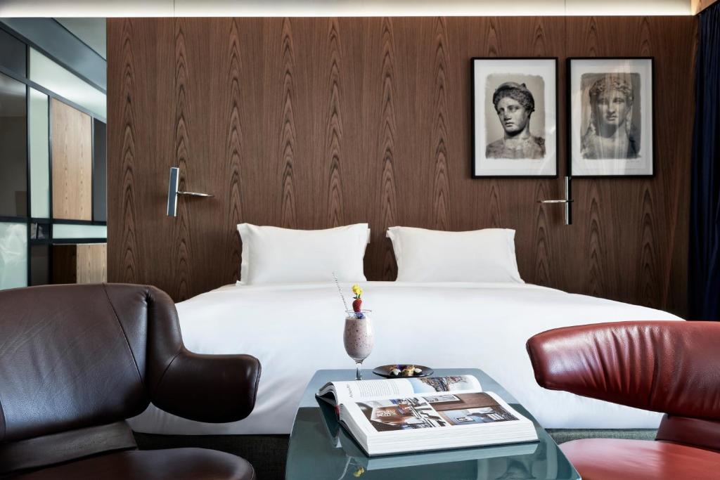Postel nebo postele na pokoji v ubytování AthensWas Design Hotel