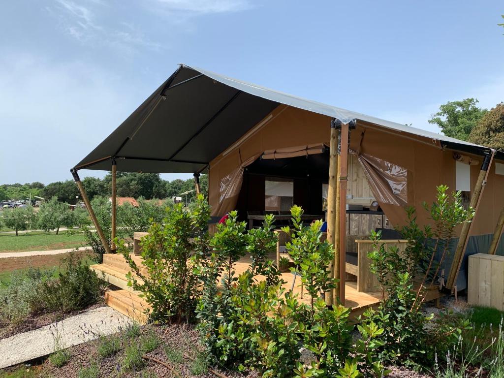 Zahrada ubytování Easyatent FKK Safari tent Ulika Naturist - clothes free