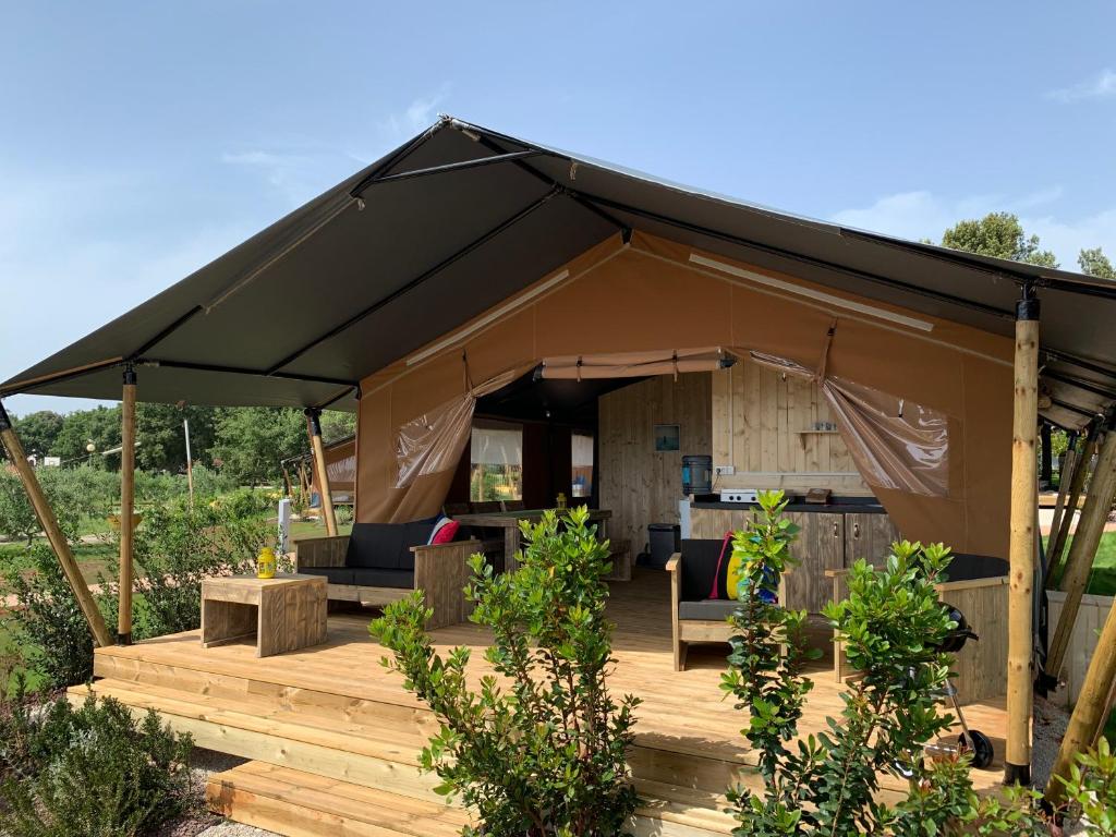 Zahrada ubytování Easyatent FKK Safari tent Ulika Naturist - clothes free