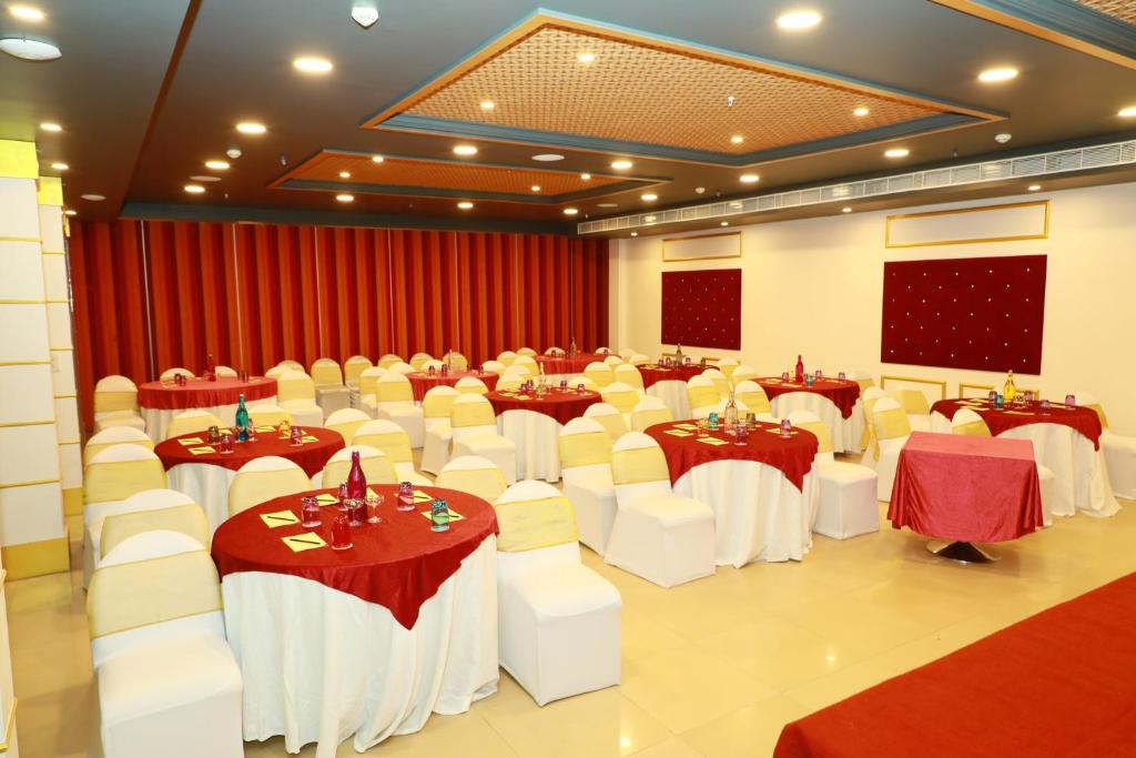 Fotografie z fotogalerie ubytování Regency Sameera Vellore by GRT Hotels v destinaci Vellore