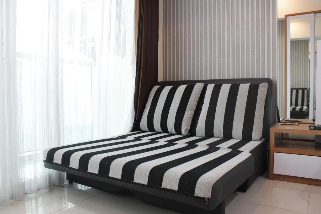 Bright Studio @ Tamansari La Grande Apartment By Travelio - Apartamento De Estudio