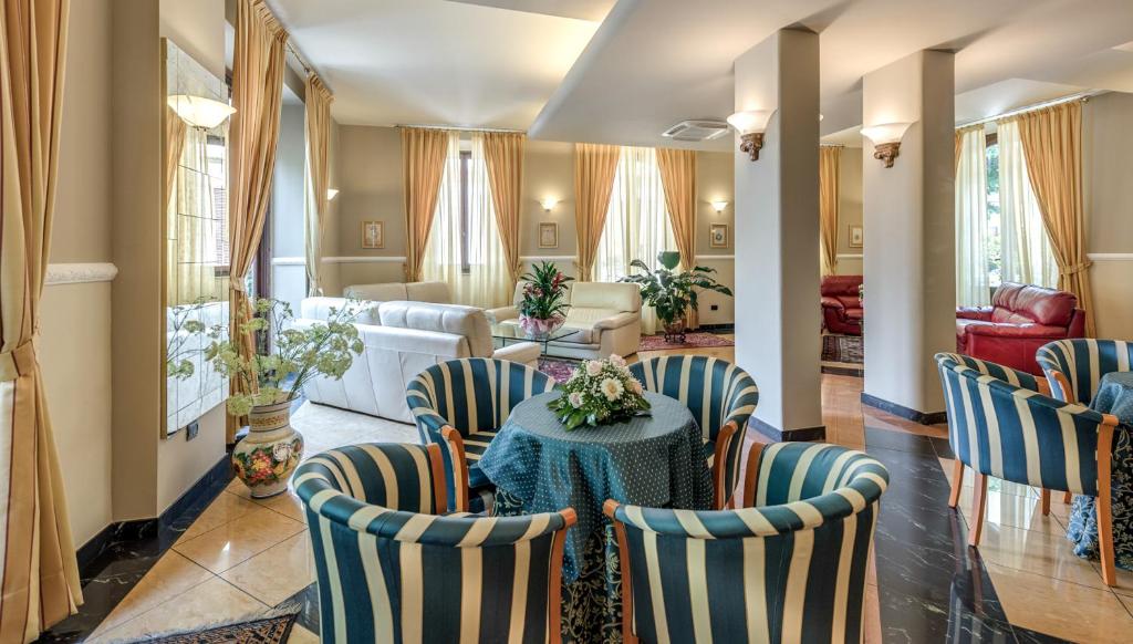 Posezení v ubytování Hotel Da Vinci