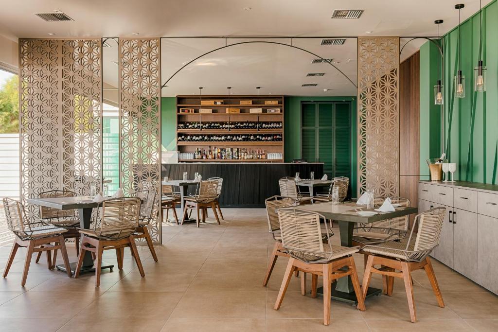 Restaurace v ubytování Villa Di Mare Seaside Suites