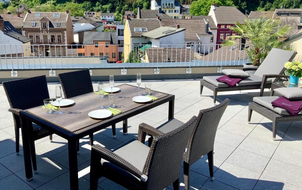 StadtHotel ARTE - Apartment With Terrace