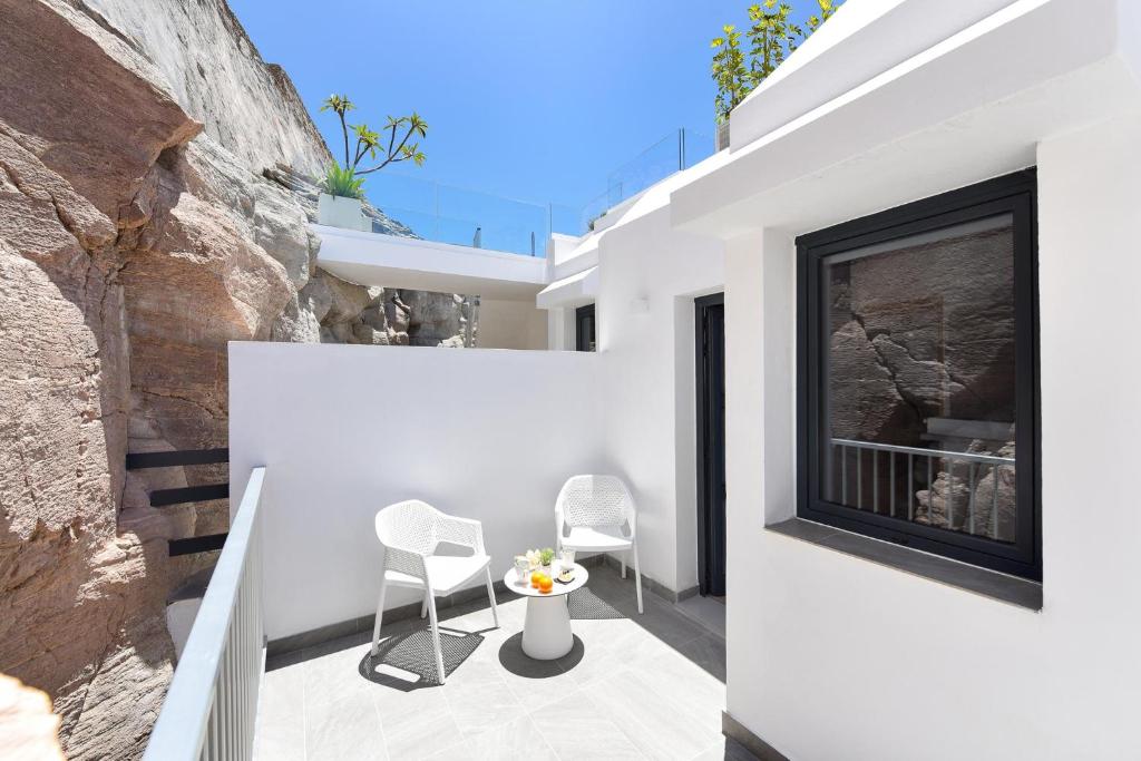 BeachFront Suites Morea Puerto Rico by VillaGranCanaria - Apartamento Con Terraza