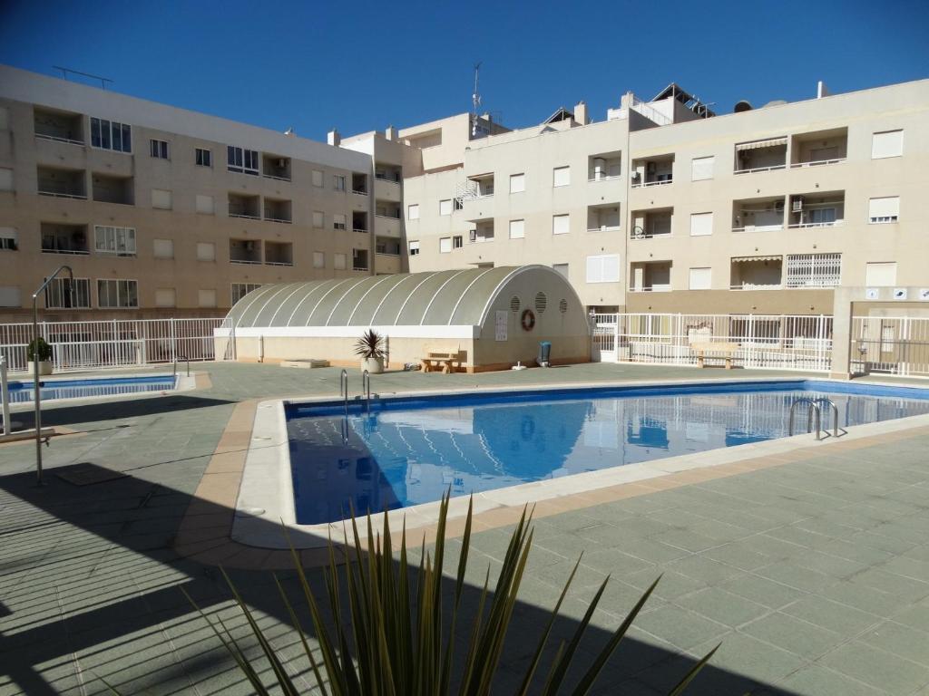 Bazén v ubytovaní Apartamento Adrianna, Tomillo, Torrevieja alebo v jeho blízkosti