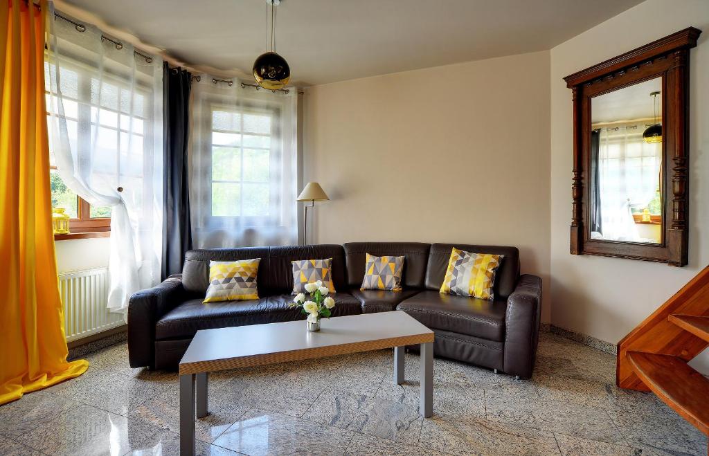Posezení v ubytování Apartamenty Sun & Ski Willa Nadrzeczna 2B centrum