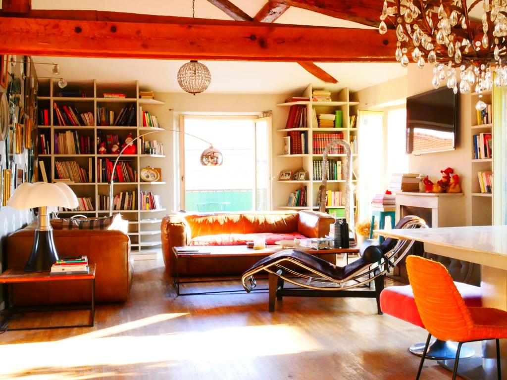 BEAUTIFUL DUPLEX NICE OLD CITY