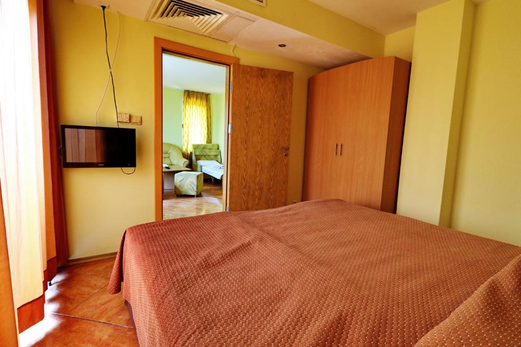 TV a/nebo společenská místnost v ubytování Bora Bora Hotel