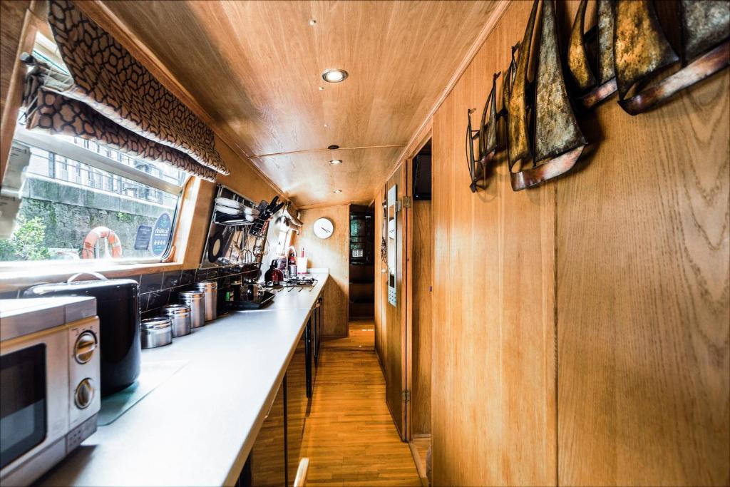 Kuchyň nebo kuchyňský kout v ubytování Edinburgh - Houseboats
