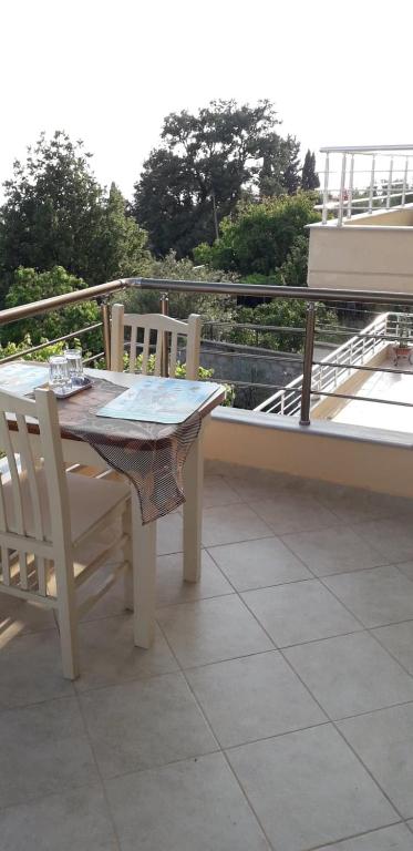 Balkón nebo terasa v ubytování Dhori House Dhermi