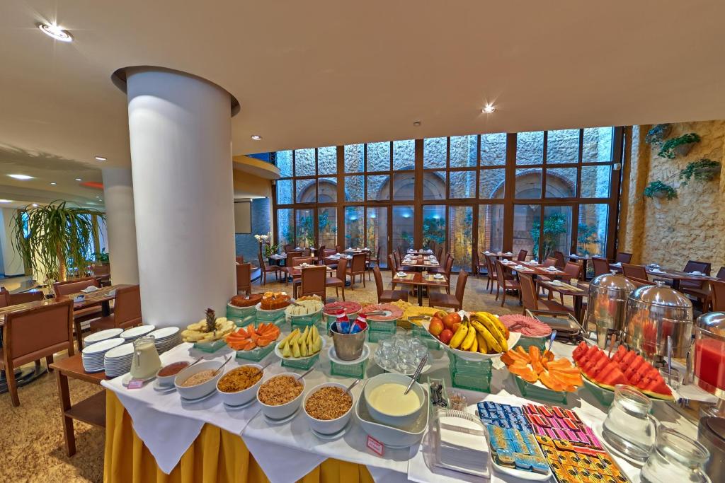  Hotel Shelton