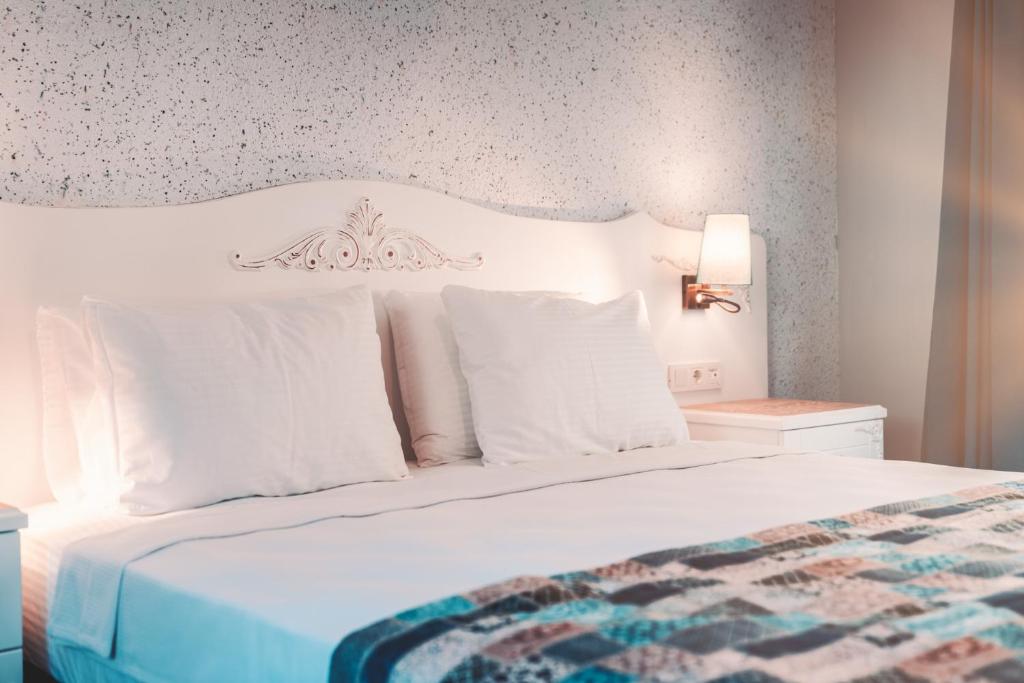 Hotel Karbel Sun - Large Double Room