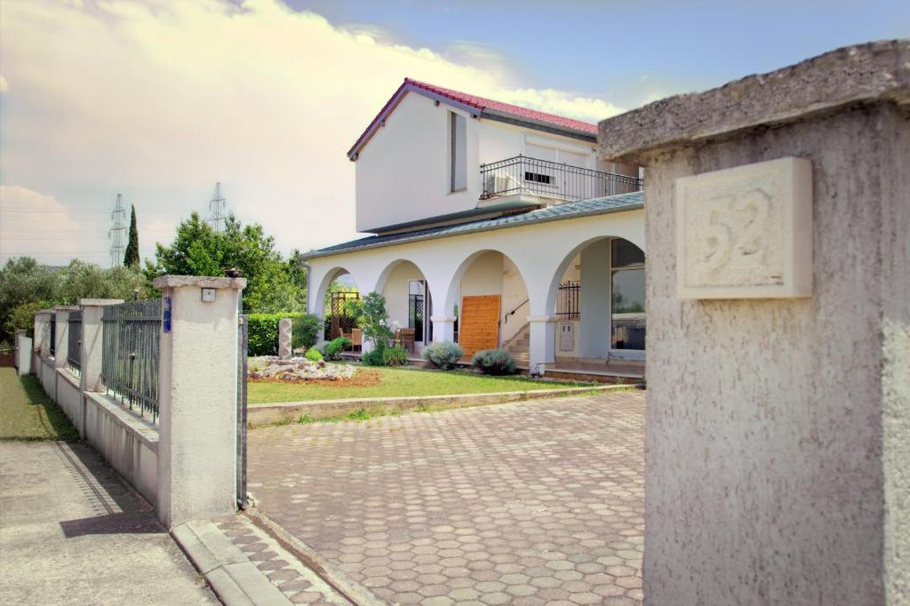 Budova, v ktorej sa apartmán nachádza