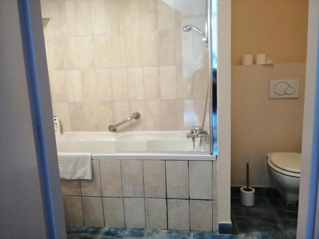 Koupelna v ubytování Chambres d´Hôtes Le Cèdre Bleu