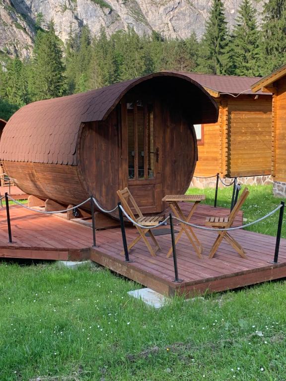 Booking.com: Camping Glamping Suhardul Mic , Lacul Roşu, România - 32  Comentarii de la clienţi . Rezervaţi la hotel acum!