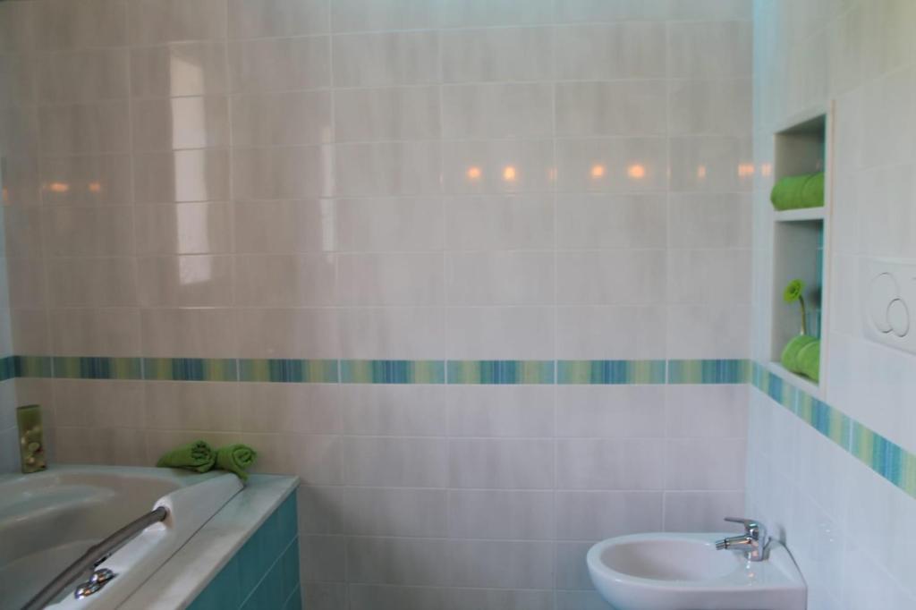 Koupelna v ubytování B&B DA CHIARA SEA SIGHT