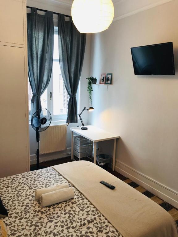 A bed or beds in a room at Kasa Usandizaga