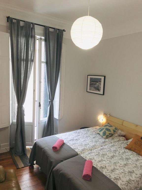 A bed or beds in a room at Kasa Usandizaga