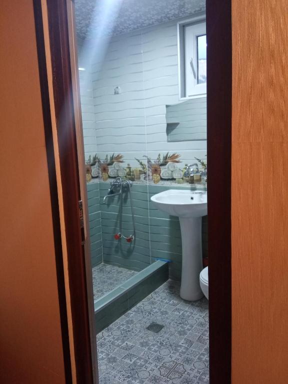 Koupelna v ubytování Guest House Tavaduri