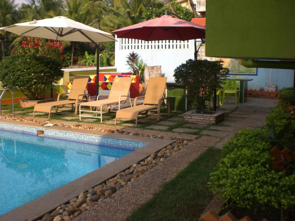 Бассейн в A's Holiday Beach Resort или поблизости