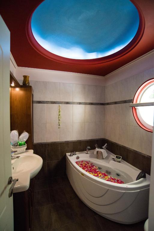 A bathroom at Villa Olympia VIP