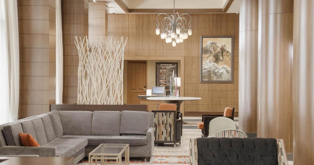 Posezení v ubytování River Cree Resort & Casino