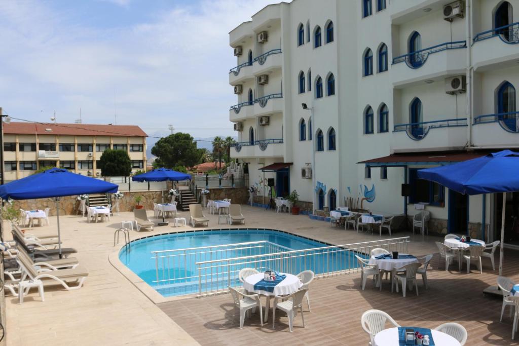 Bazén v ubytování Eroglu City Hotel nebo v jeho okolí