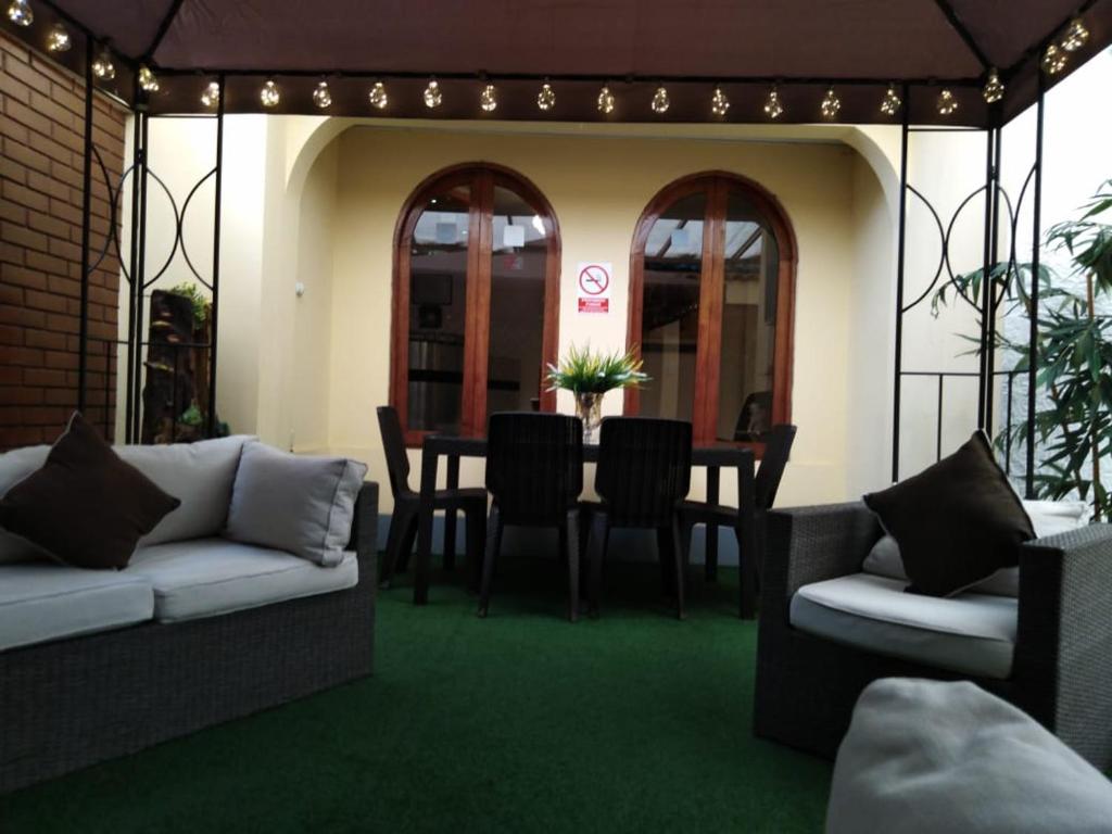 Posezení v ubytování Monterrico Hotel Perú