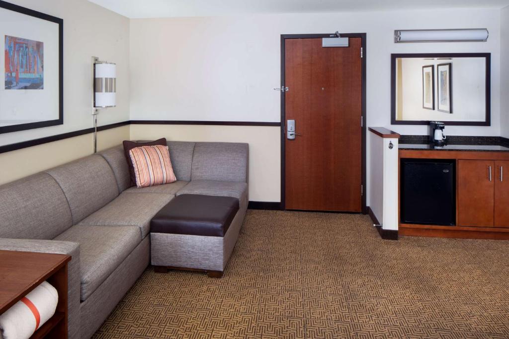 Posezení v ubytování Hyatt Place Phoenix/ Mesa