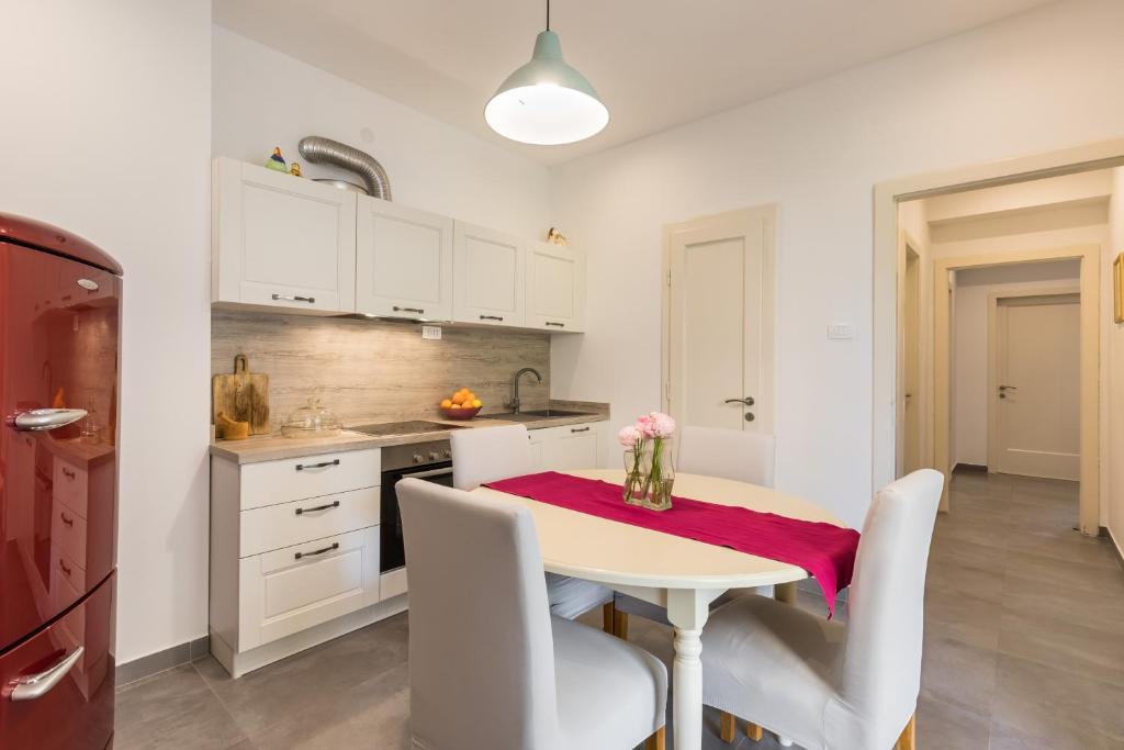 Kuchyňa alebo kuchynka v ubytovaní Apartman Andra