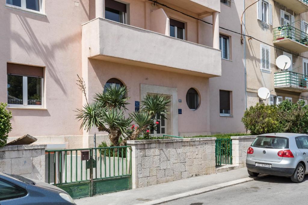 Budova, v ktorej sa apartmán nachádza