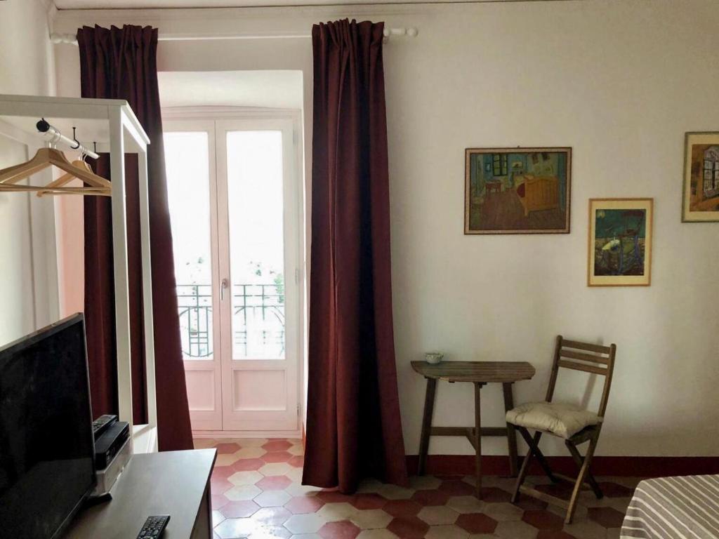 A television and/or entertainment centre at I Ninni